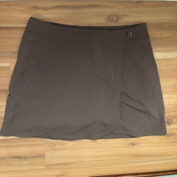 Patagonia Dresses & Skirts - Patagonia Tan Wrap Women's Skirt with Shorts Vintage 2010